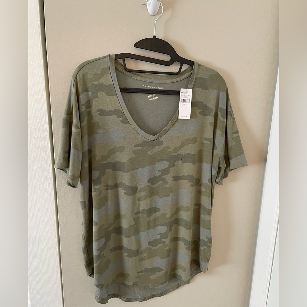 NWT, American Eagle Soft & Sexy Tee